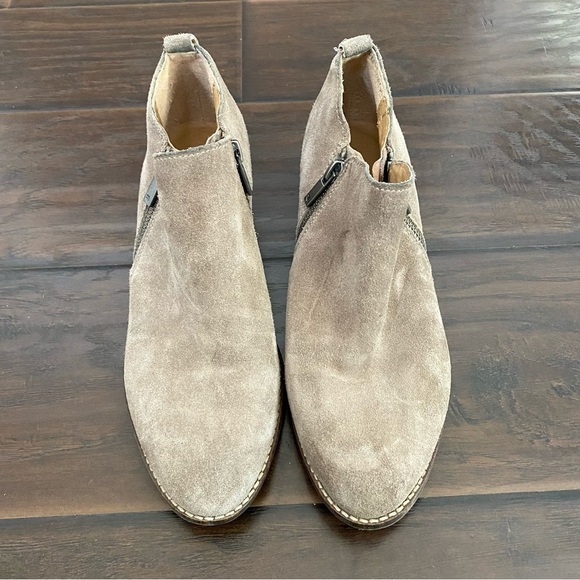 Lucky Brand Shoes - Lucky Brand Women's Tan Ankle Boot Upper Leather Two Zippers Size 8